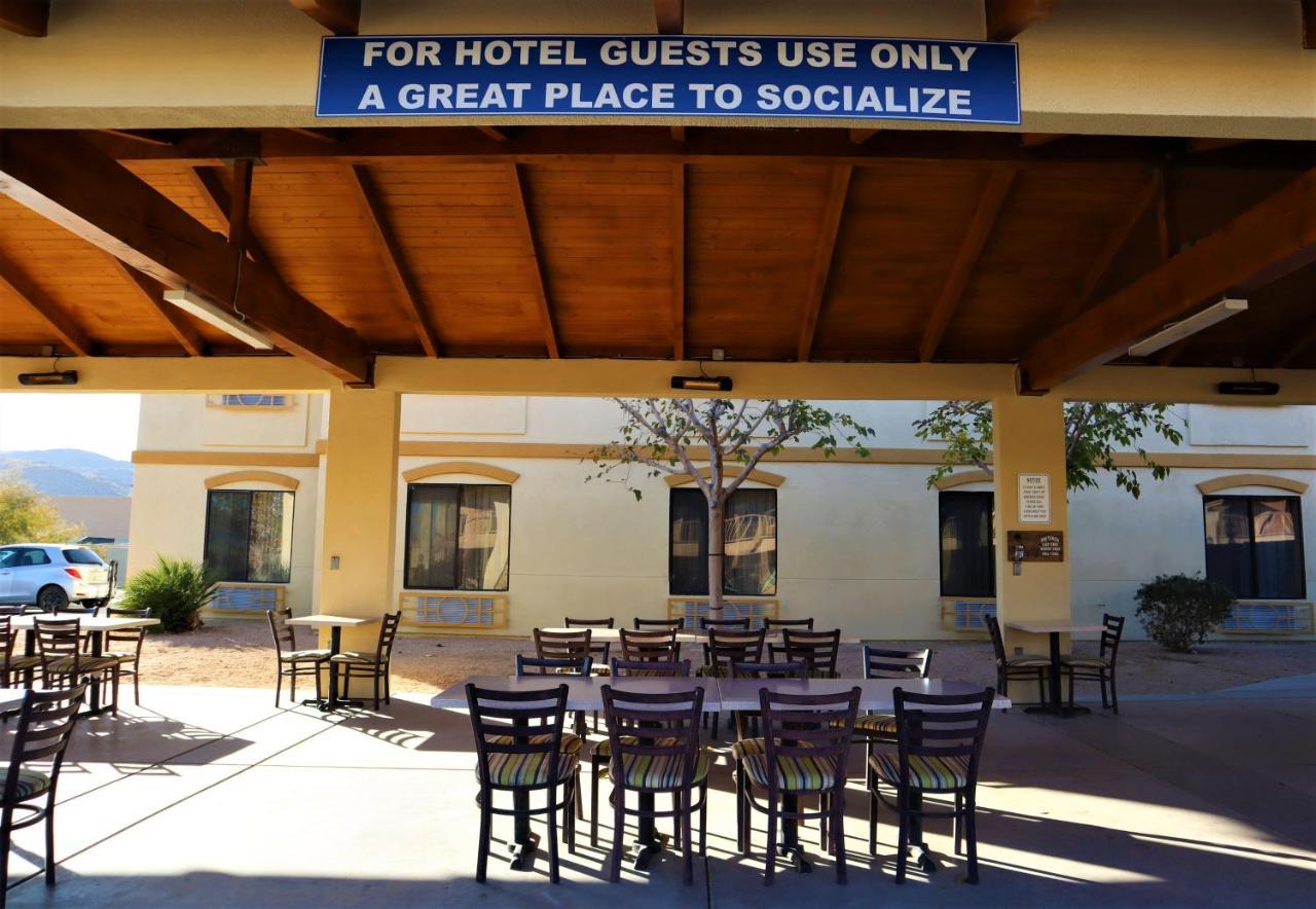 Oasis Inn And Suites Joshua Tree -29 Palms Twentynine Palms Εξωτερικό φωτογραφία